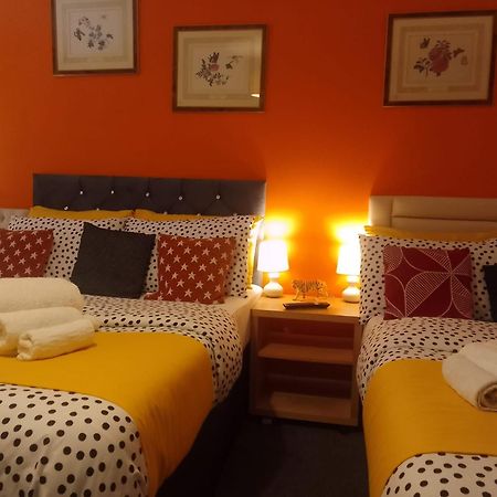 Cosy Stay In Walsall By Ideal Home Bloxwich Eksteriør bilde