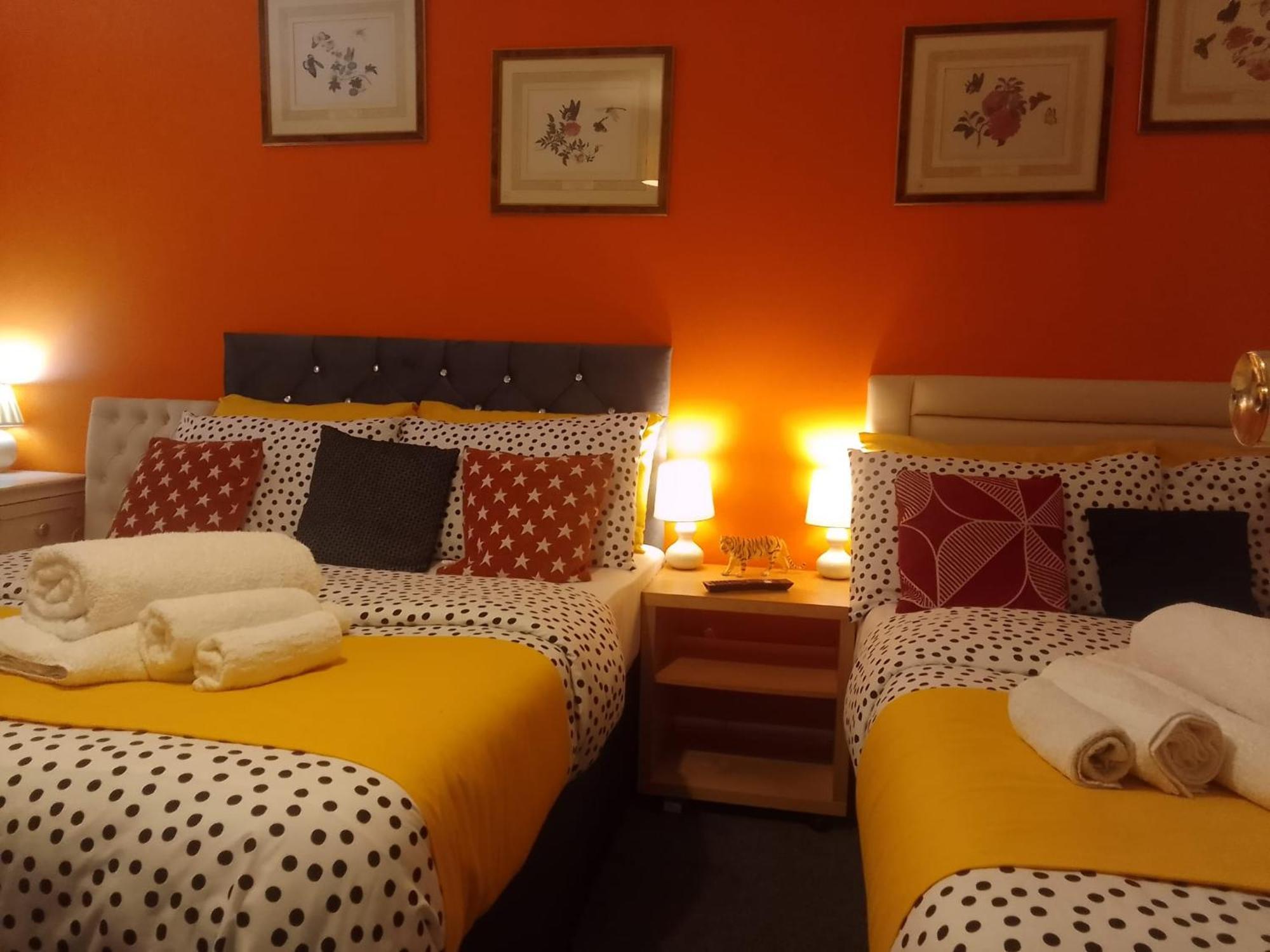Cosy Stay In Walsall By Ideal Home Bloxwich Eksteriør bilde