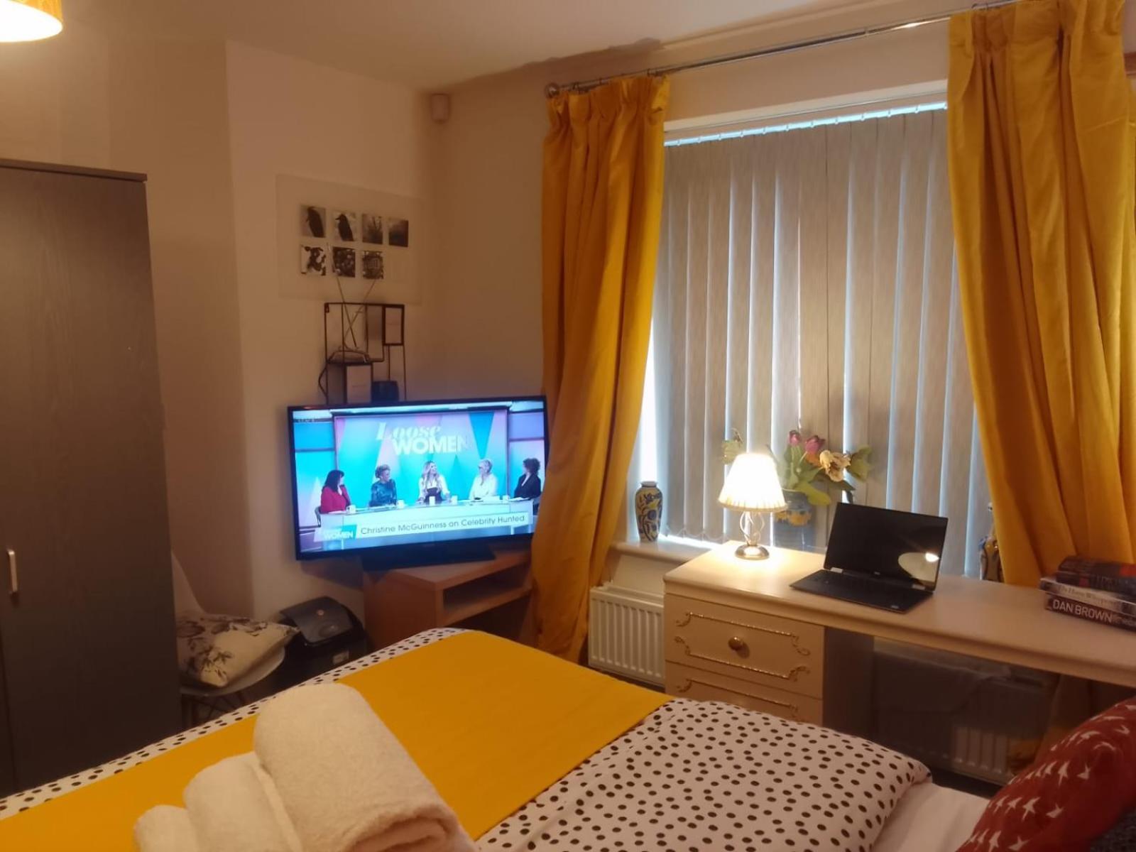 Cosy Stay In Walsall By Ideal Home Bloxwich Eksteriør bilde