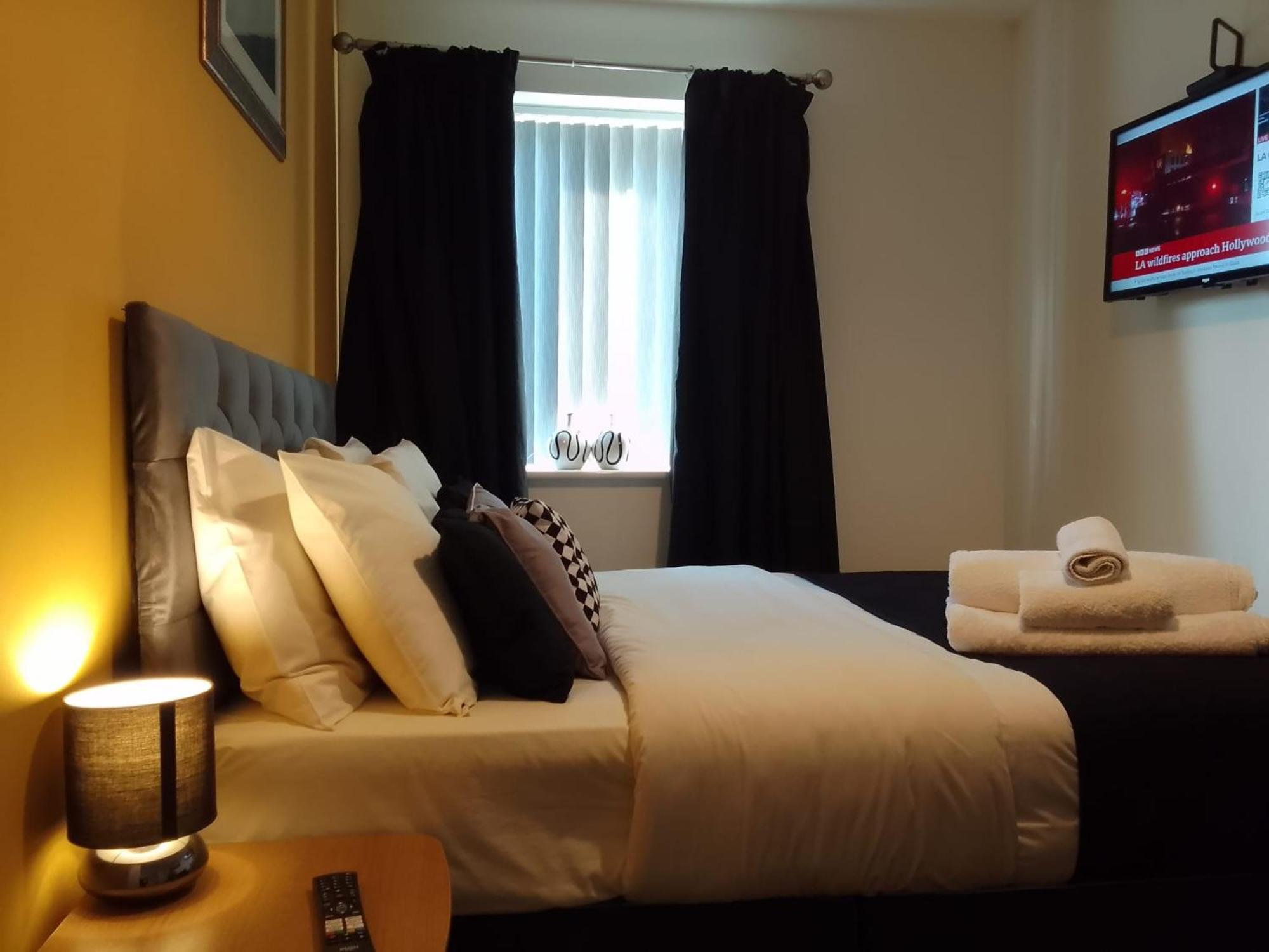 Cosy Stay In Walsall By Ideal Home Bloxwich Eksteriør bilde